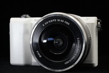 [US Duty Paid] Sony Alpha a5000 Mirrorless Digital Camera with Lens White 9656