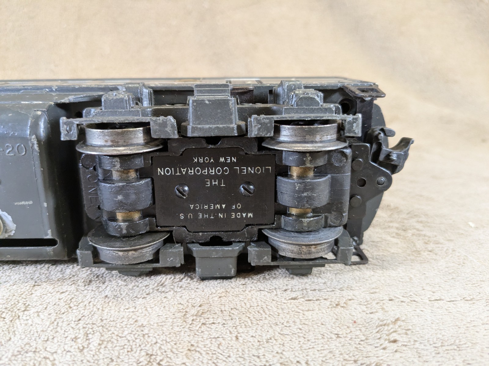 Lionel Postwar New York Central 2344 F-3 A-Unit Diesel Locomotive thumbnail 21