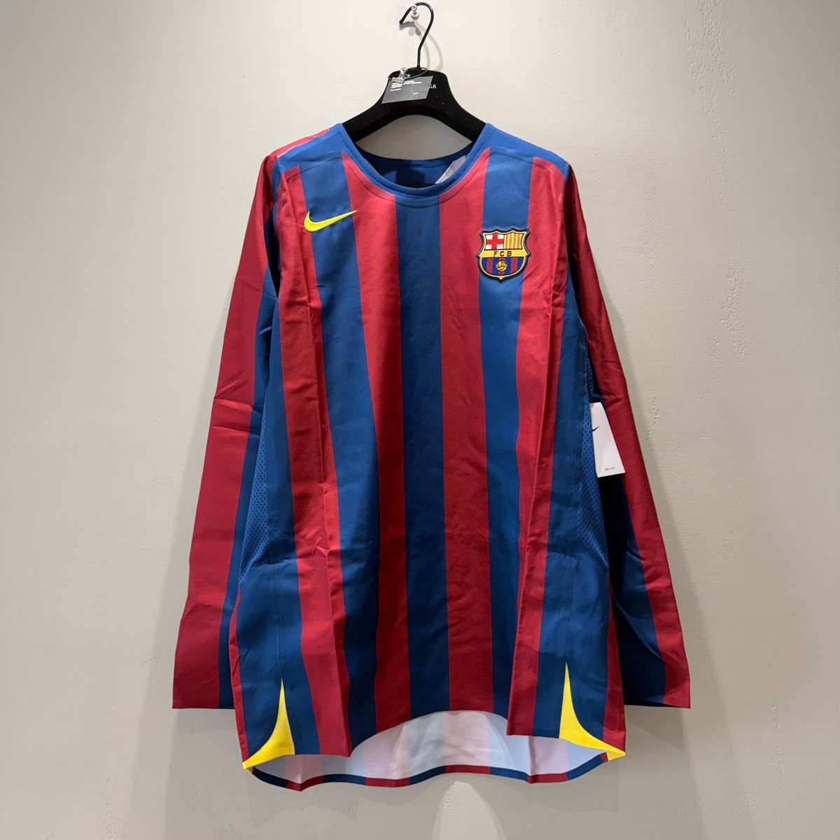Nike Ronaldinho FC Barcelona 2005/06 Retro Replica Long-Sleeve