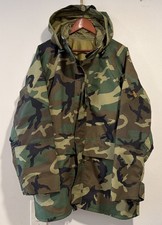 US Army Woodland Camo ECWCS Gore-Tex Parka Men  s Large Cold Wet Military Jacket