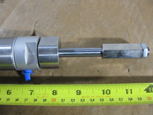 SMC NCDMKW150-0200-DUS00357 Alesaggio cilindro asta non rotante 1-1/2” corsa 2” 250PSI - Foto 6 di 10