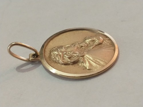 Solid 14K Gold Mother and Child Pendant - Picture 12 of 12