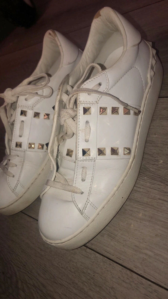 Valentino garavani hotsell rockstud trainers