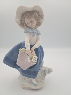 Lladro Pretty Pickings Figur - einige Chips zu Blättern im Korb