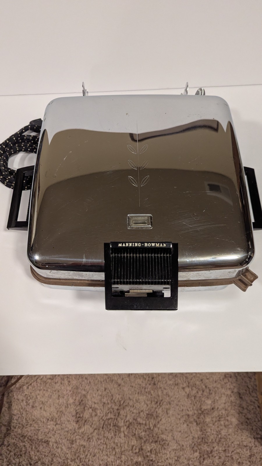 Vintage Manning-Bowman Waffle Iron Maker 37505 Chrome Tested Works!