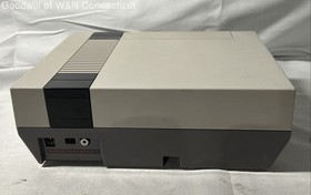 Nintendo NES 1980s Console Bundle Super Mario Bros Dr. Mario 2 Games