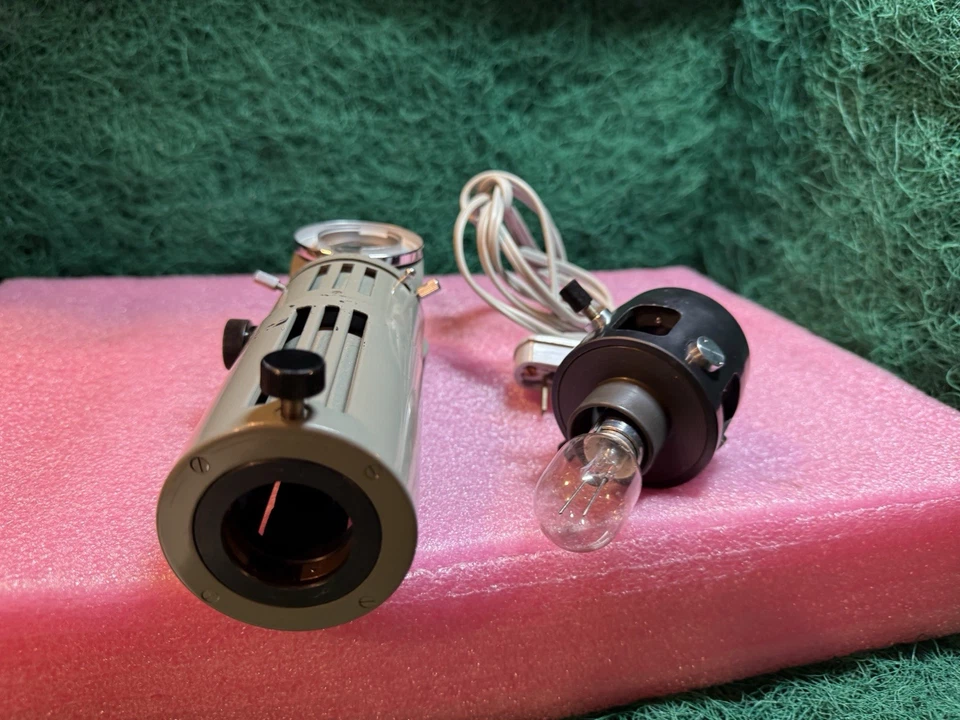 Iluminador trinocular vertical de campo brillante Olympus 223352 Foto 4 de 4