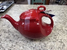 Hall Superior Quality Chinese Red Streamline Shape Teapot Vintage No Craving