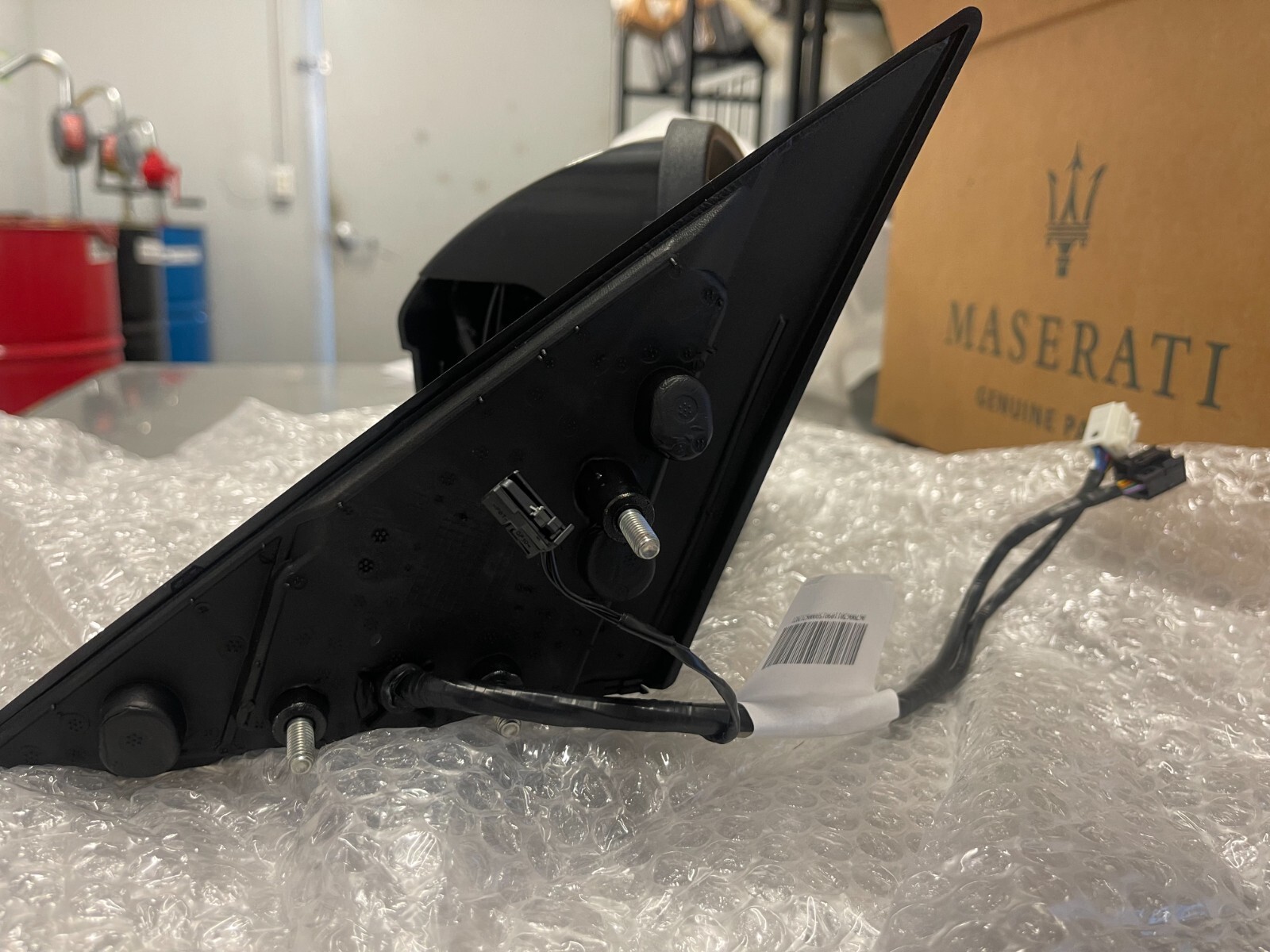 670063011 MASERATI LEVANTE MY18-20 PASSENGER SIDE MIRROR ASSEMBLY 