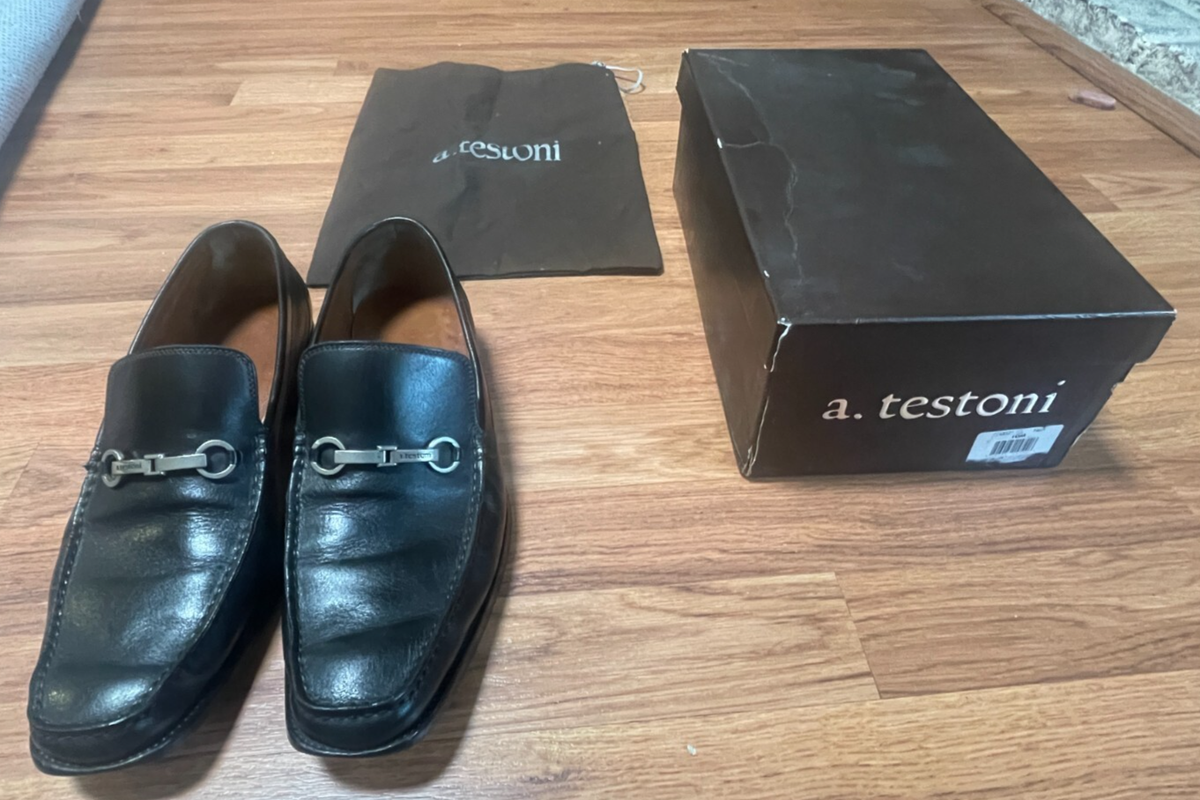 A. Testoni Made in Italy black pebble soft leather loafer in black. Sz 10 A Testoni Mens Luxury Leather Penny Loafers Made in Italy  main image 3