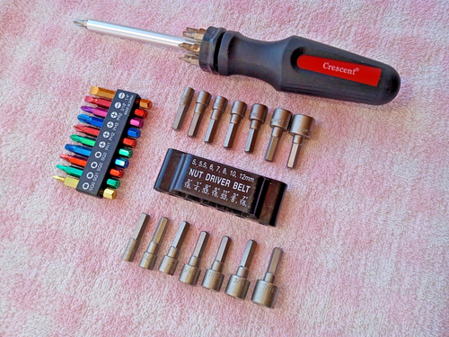 CRESCENT BIT DRIVER+COLOR CODED BITS+NUT DRIVER BITS MM AND SAE! 32 pieces plus!