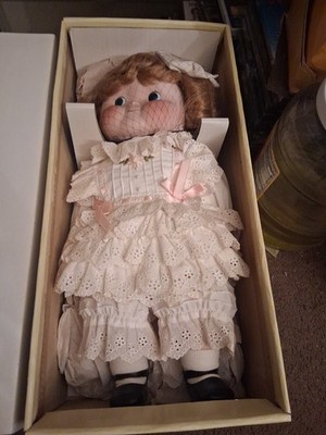 Vintage Goebel Dolly Dingle Musical Porcelain Doll Bette Ball Limited 1993