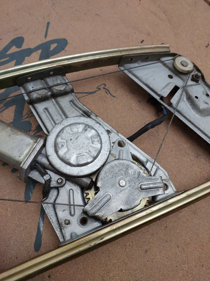 JDM Skyline R32 BNR32 HCR32 Coupe Power Window Motor & Regulator Passenger LH - Image 3 of 4