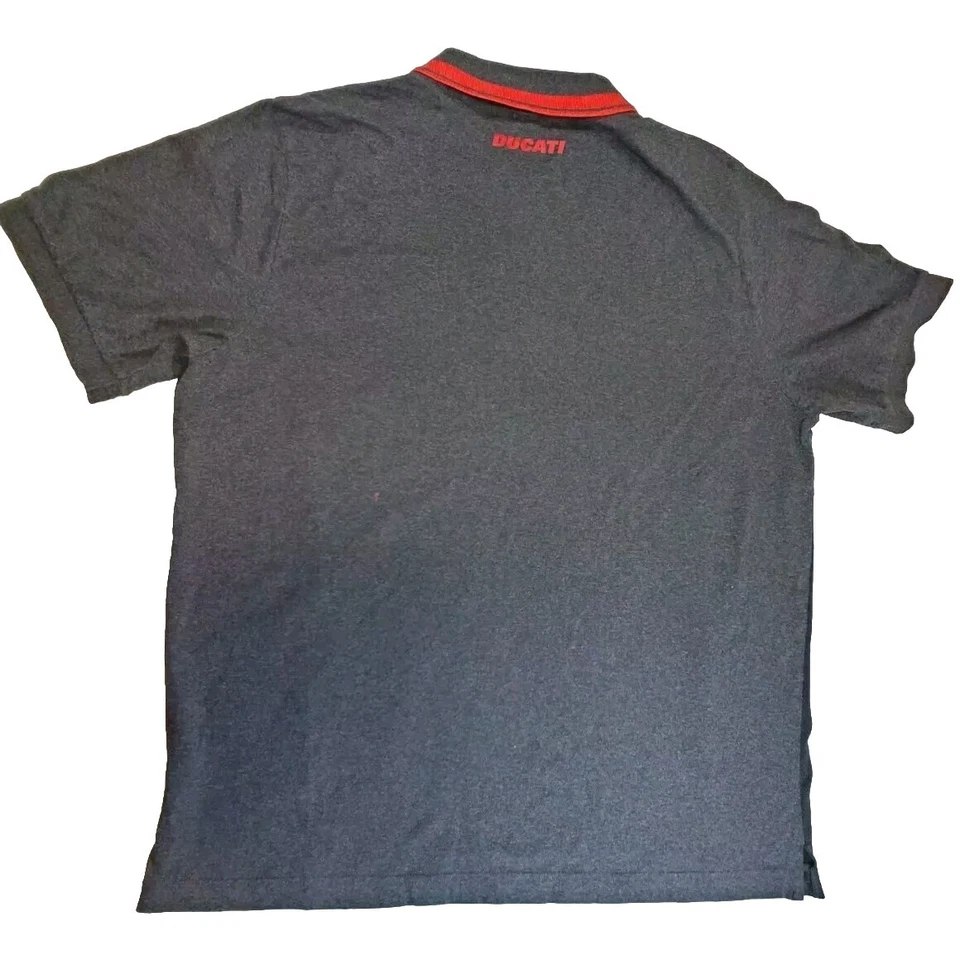 Camiseta Polo Ducati D-Attitude Manga Corta Negra Gris Talla XL Hecha en Grecia Usada en Excelente Condición Foto 3 de 4