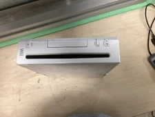 Nintendo Wii RVL-001 (USA) Video Gaming Console System Console, White