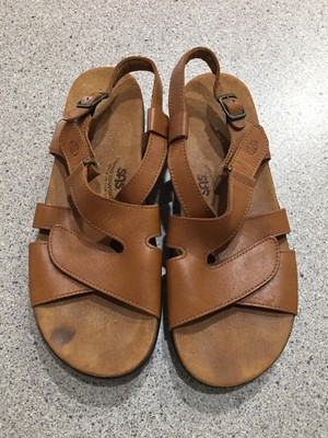 sas women's huggy sandals