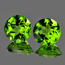 Green Peridot Round 8.00 mm 2 pieces, Flawless-VVS, Natural Loose Gemstone