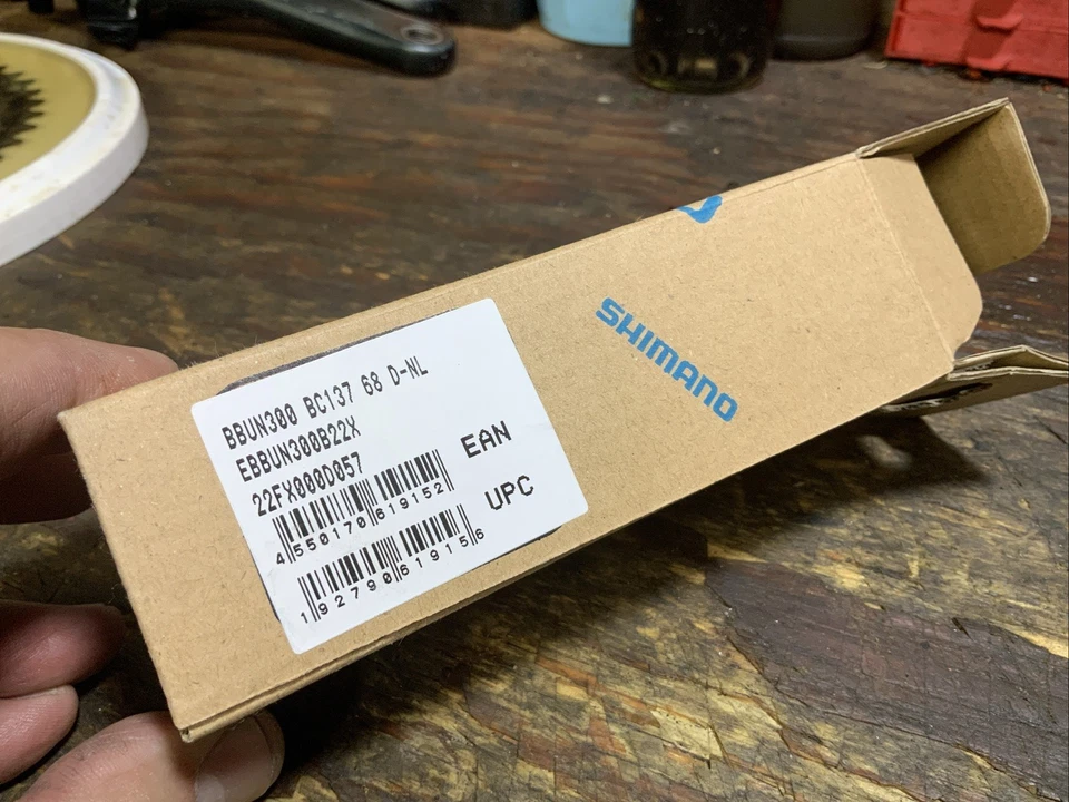 NEW Shimano BB-UN300 Bottom Bracket English 68x123mm, Square Taper JIS - Image 2 of 3