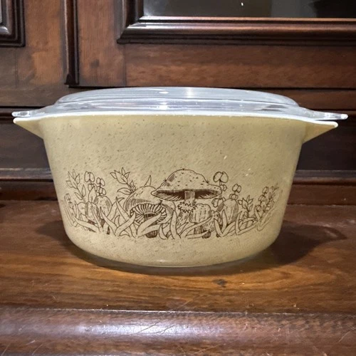Pyrex Vintage Forest Fancies Mushroom Casserole Dish ~ 1.5 Liter ~ 474-B w/Lid