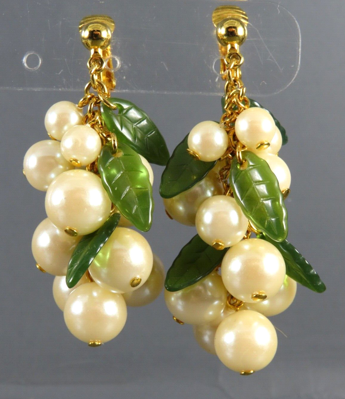 VTG CLIP-ON DANGLE EARRINGS Faux Pearl & Green Jade Leaves GRAPES CLUSTER Beaded