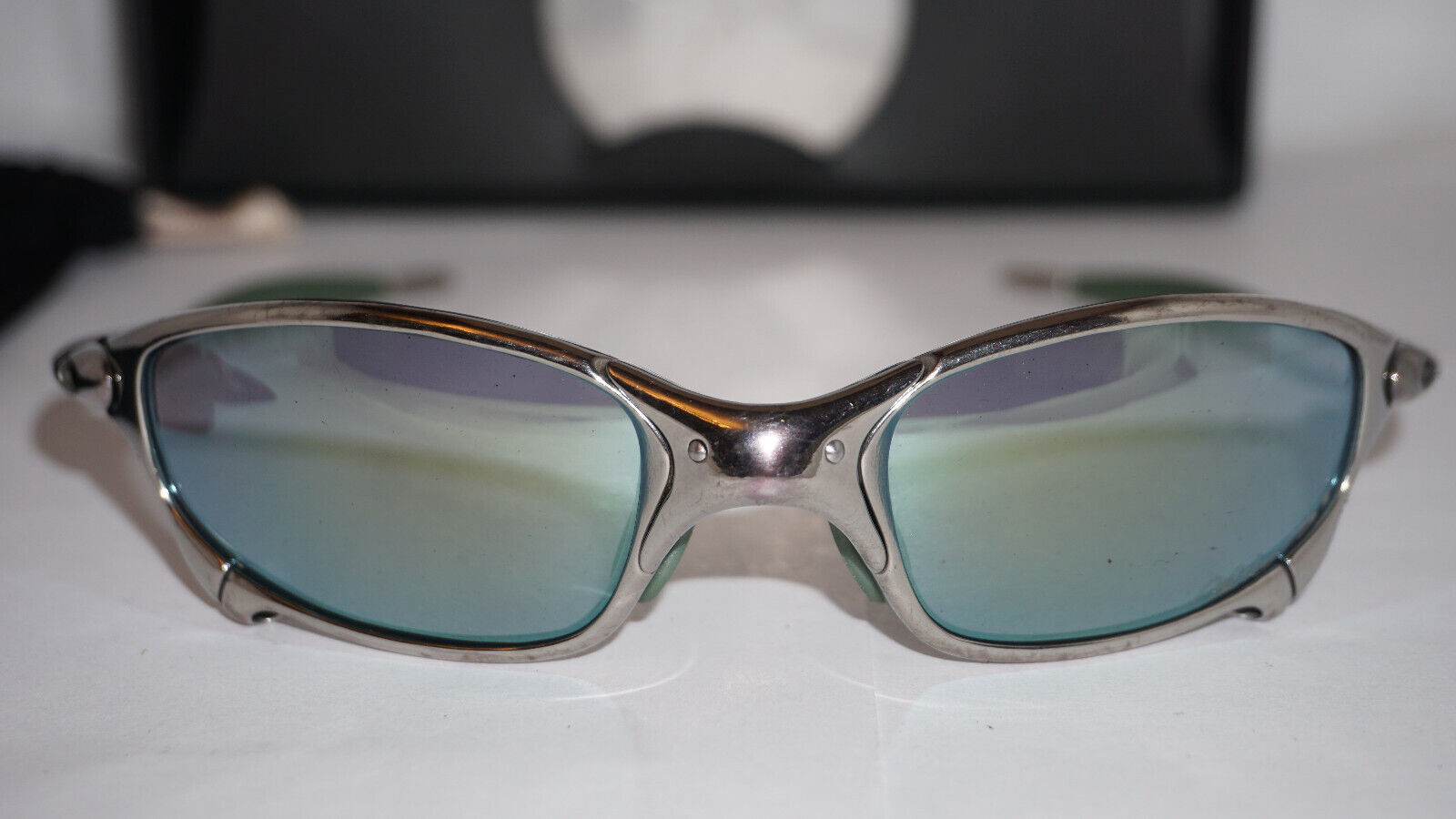 Oakley Juliet 4011 Sunglasses 04-148 Carbon - Elite Eyewear Studio