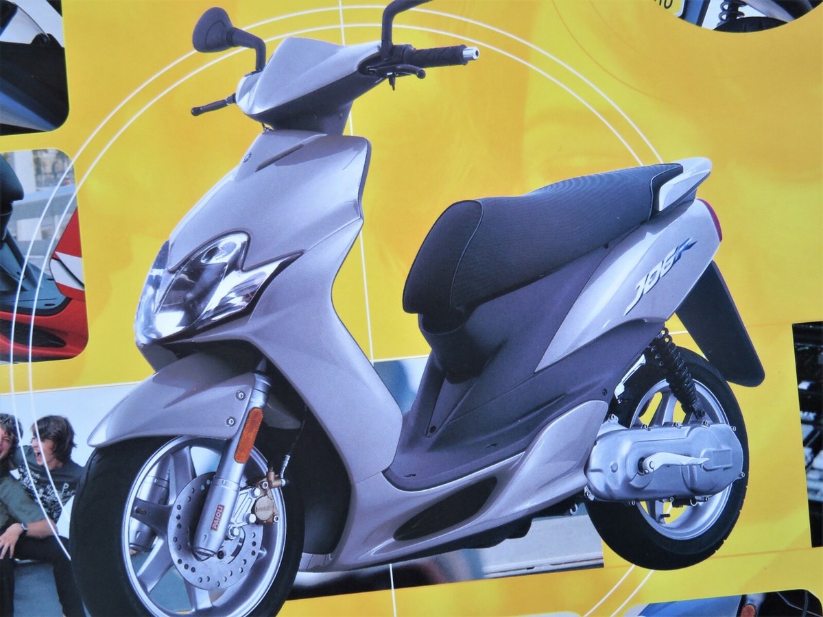 YAMAHA JOG BROCHURE 2002 ORIGINAL UK BROCHURE JOG R JOG RR