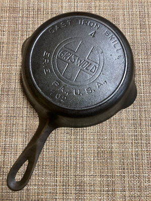Griswold Cast Iron Skillet Slant Logo with Heat Ring 702
