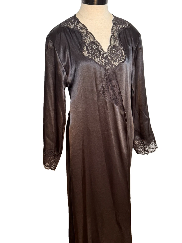 VTG Y2K Jones New York M Black Satin Robe Nightgown Lace Sexy Tie Waist Pockets - Image 4 of 4