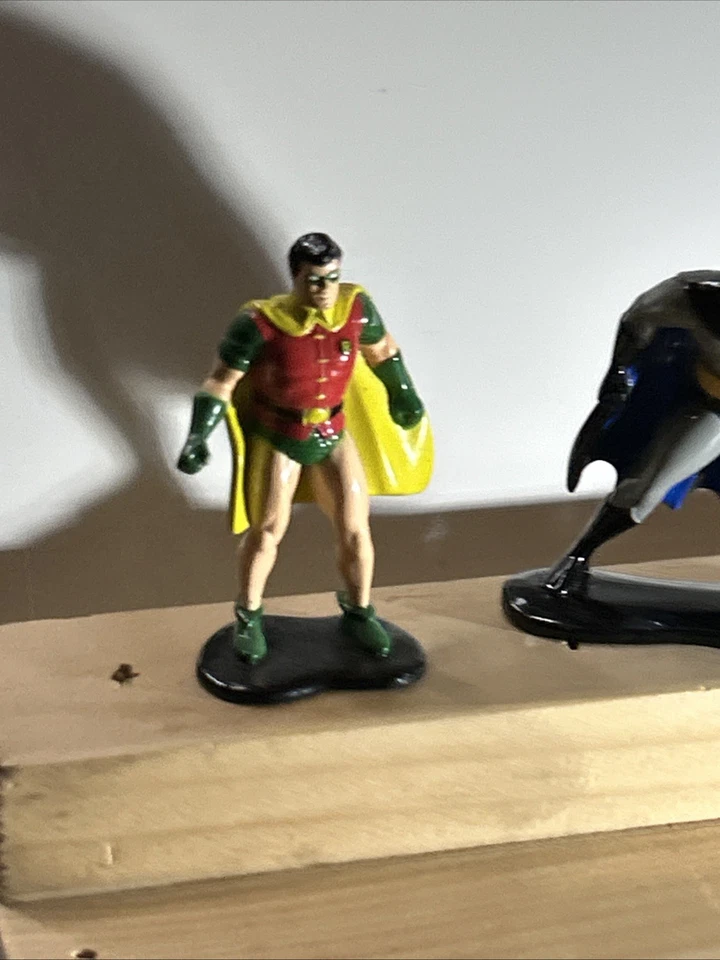Figuras de metal fundido a presión de superhéroes ERTL de Batman y Robin de DC Comics de colección Foto 2 de 4