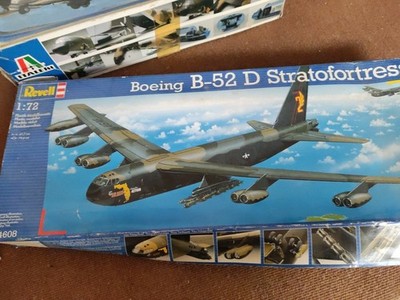 Modellbausatz konvolut 4 Stück. Die Kartons müssen Gereinigt   Werden!  