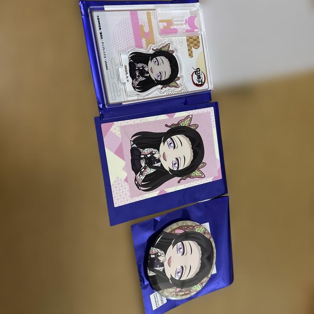 Demon Slayer Kanji Butterfly Kanae Acrylic Stand + Badge Set