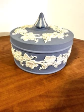Wedgwood Blue Grapevine Jasperware Powder, Dresser Trinket Box w/ Lid ~ 5"x 4”
