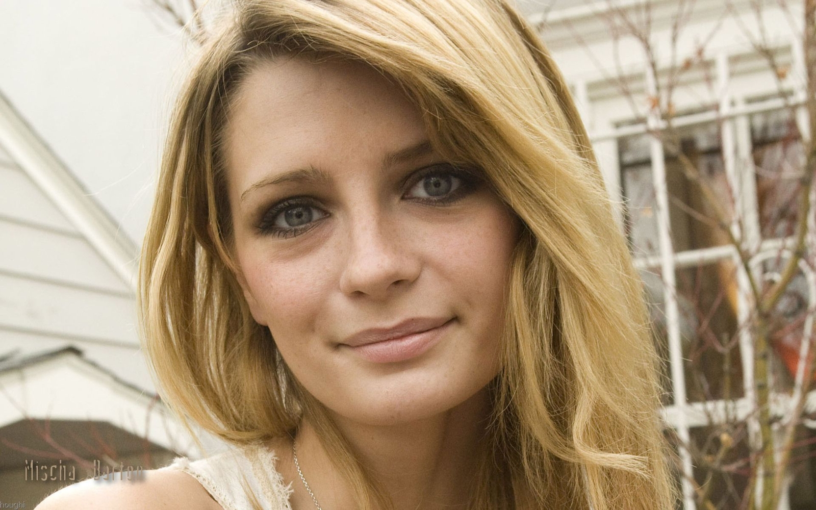 Mischa Barton Actress Posing 8x10 Picture Celebrity Print
