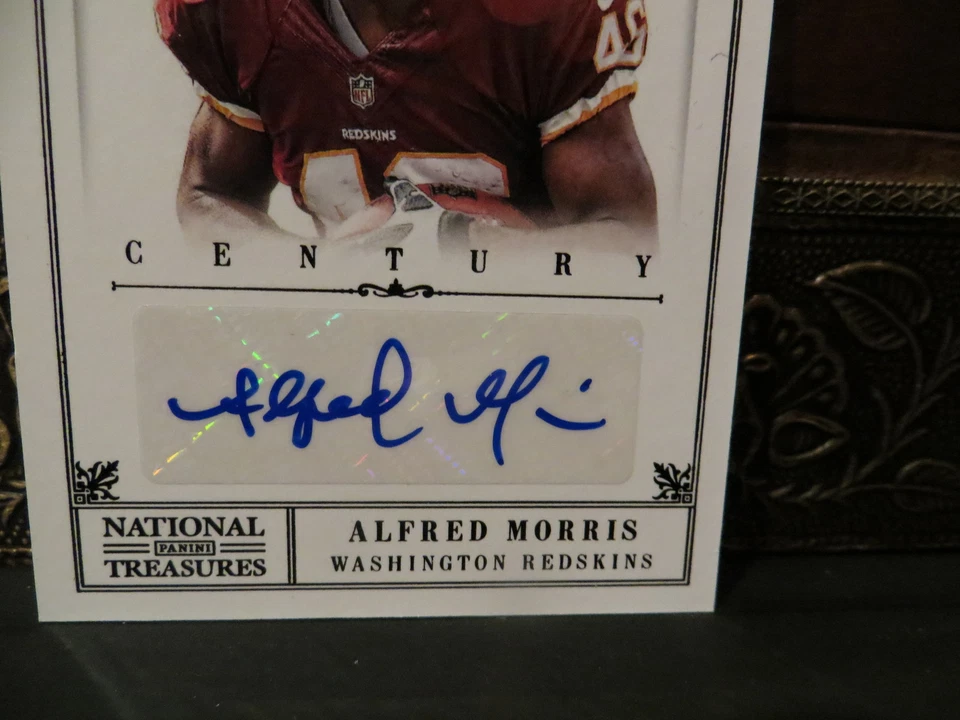 National Treasures Rookie Autograph Redskins Auto Alfred Morris 14/25  2012 - Image 2 of 4