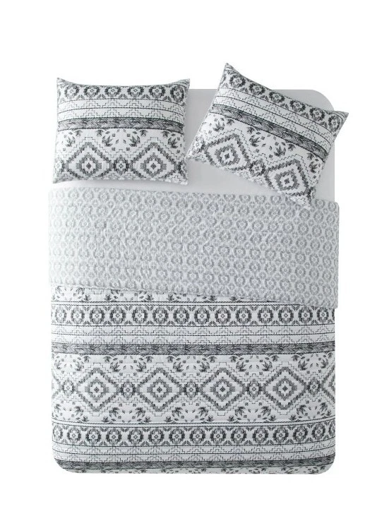 Edredón reversible Mainstays de poliéster con diseño tribal gris/blanco azteca, completo/reina Foto 2 de 4