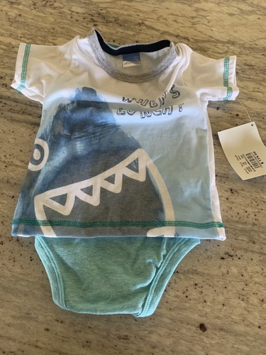 Tshirt And Onese 12 Months Baby Boy Shark Print New With Tags - Picture 6 of 7