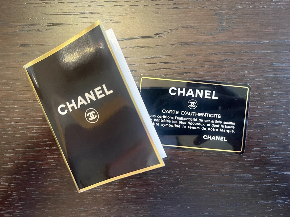 Bolso sin asas Chanel de gamuza de cuero marrón claro con solapa de oveja en perfecto estado Foto 4 de 4