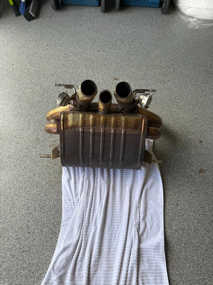 2018 兰博基尼 Aventador S 消声器/排气 — 第 2/4 张图片