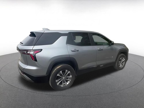 2025 Chevrolet Equinox FWD LT - Picture 13 of 37
