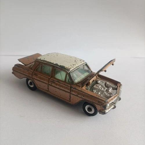 Dinky Vintage Die Cast Car Toy holden special Sedan meccano 60s