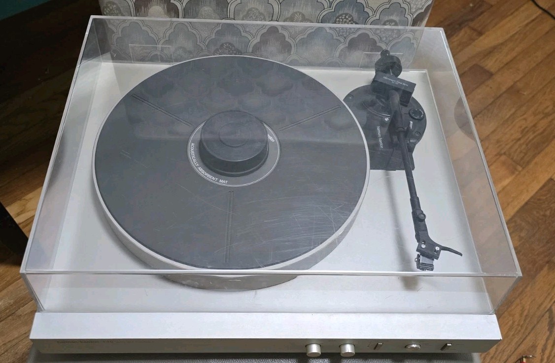 Harman Kardon Vintage Auto Lift Turntable Model T40 Silver Japan