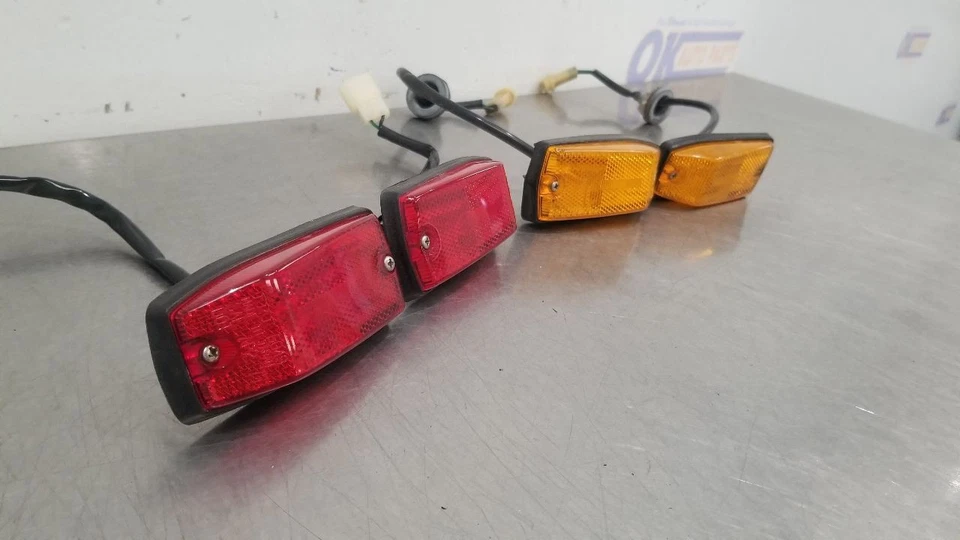 1983 DATSUN 280ZX SIDE MARKER LIGHT LAMP SET FRONT AND REAR RED AND AMBER - Image 4 of 4