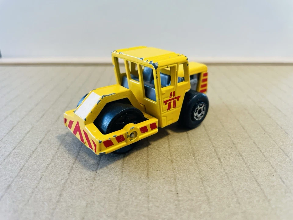 Matchbox Road Roller Yellow 1:64 Loose - Image 3 of 4