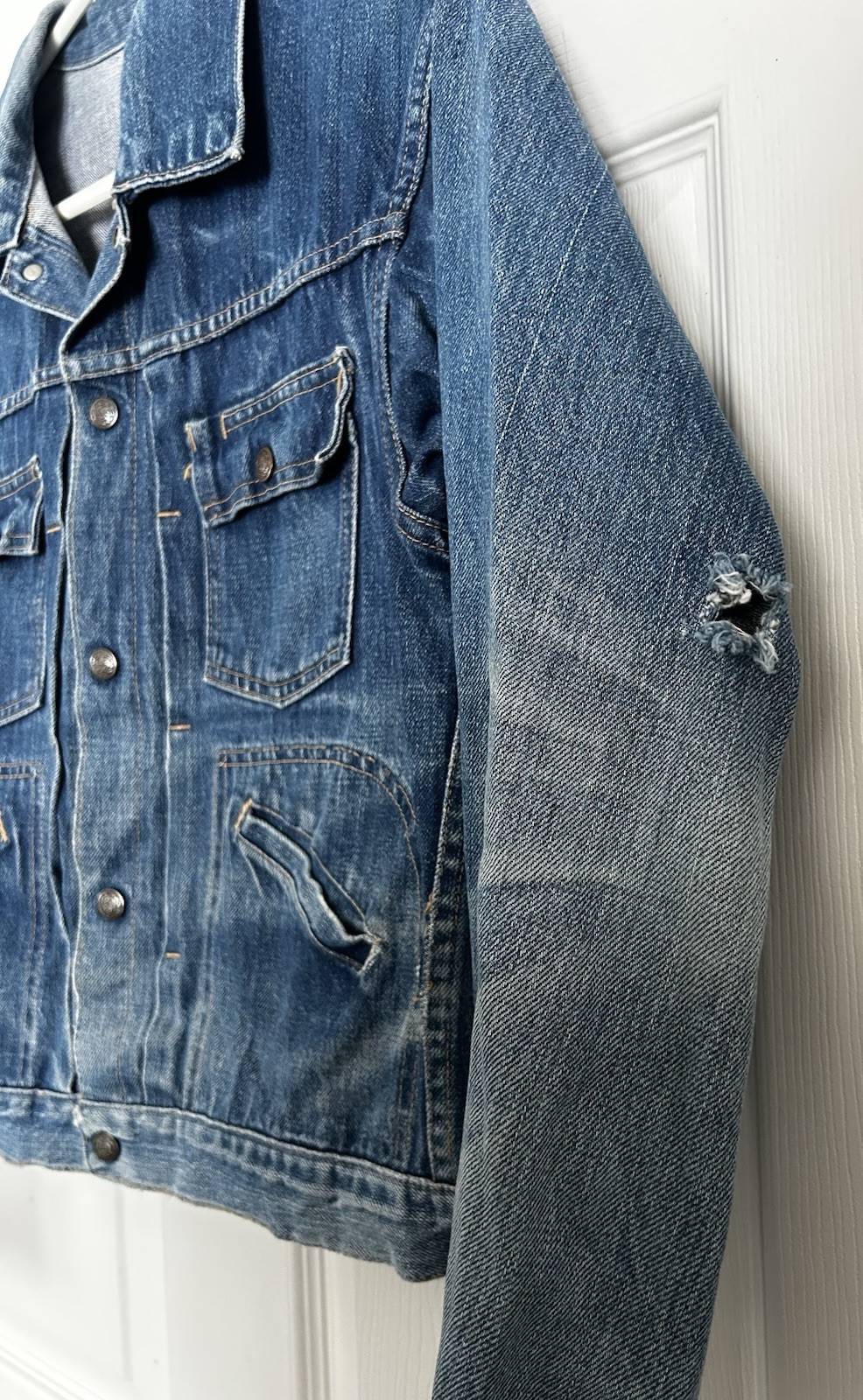 Vintage Denim Jacket. Unsure On Brand And Size! Shows Wear Elbow Down. See Pics