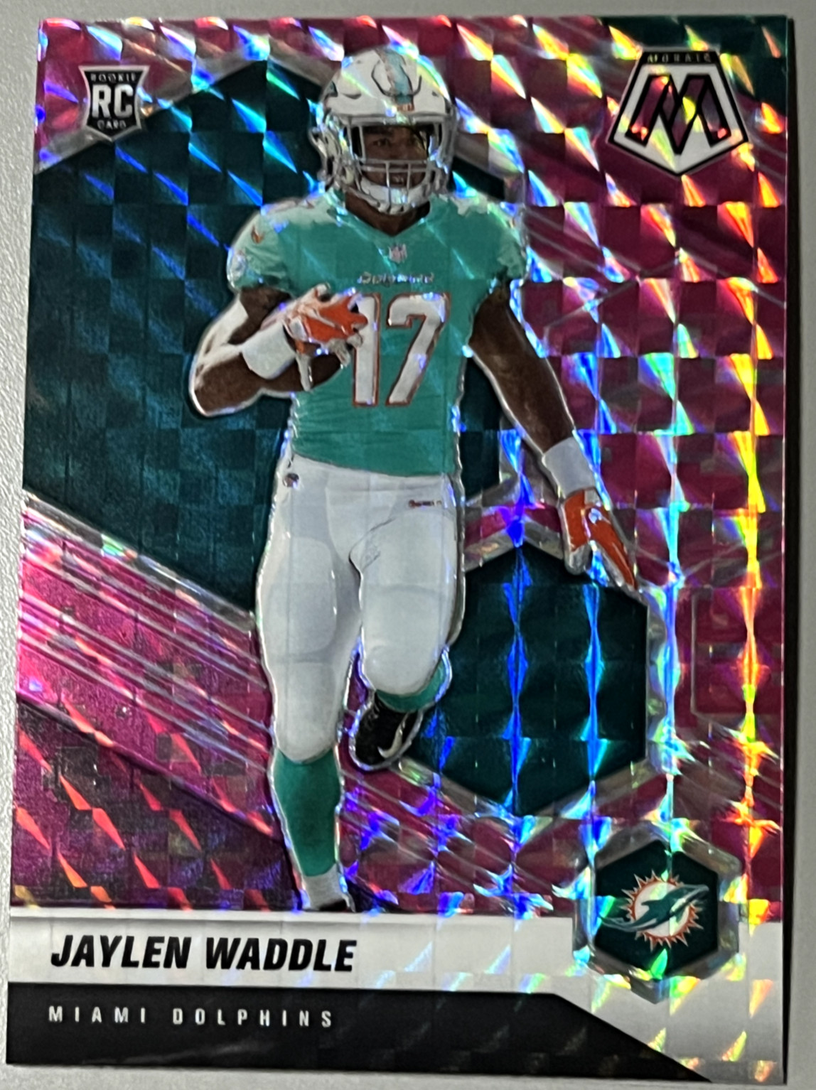 2021 Panini Mosaic Mosaic Camo Pink #308 Jaylen Waddle RC