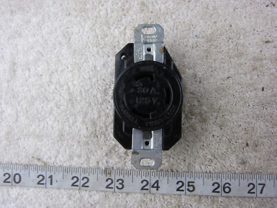 Hubbell Wiring Device-Kellems 125 VAC 30A NEMA L5-30R Industrial Twist Lock Connector 2 Poles, 3