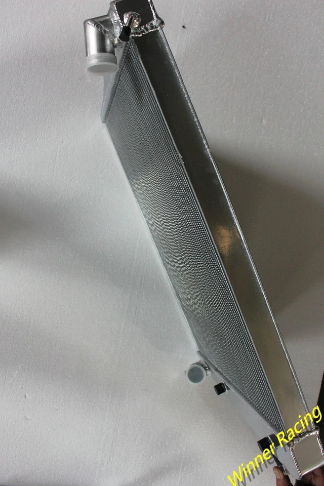 RADIADOR BMW E12 525/528/528I/530I;2.5CS-3.0CS;E24 628-635 CSI;2500-2800 M30 A/T Foto 3 de 4