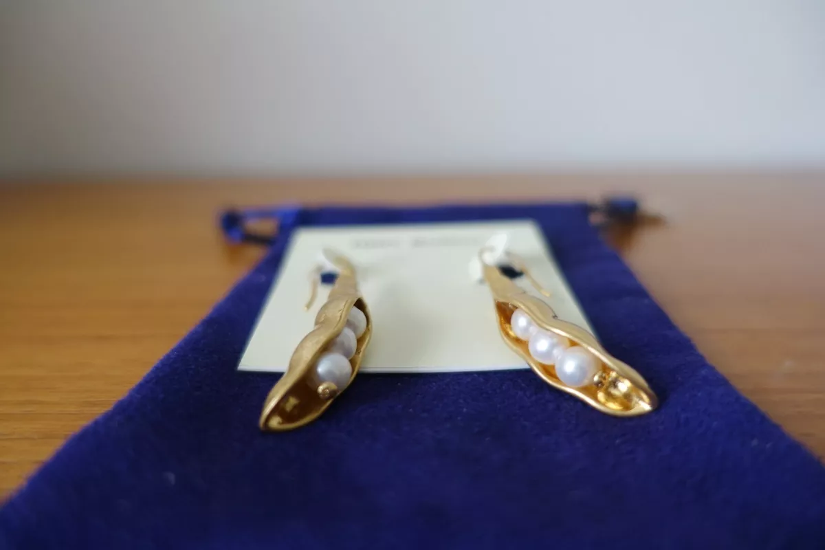 TORY BURCH PEA POD GOLD PEARL DROP EARRINGS eBay