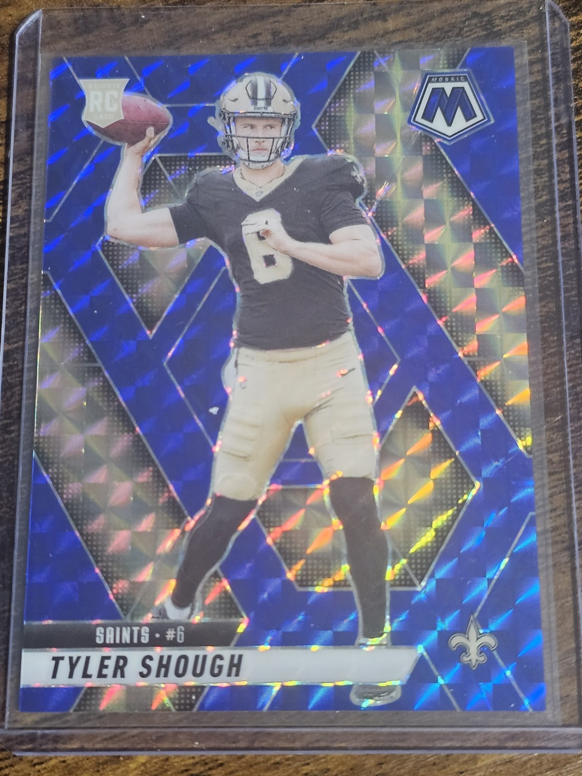 2025 Panini Mosaic Tyler Shough RC True Blue Prizm #d 42/99 #312 Saints Rookie