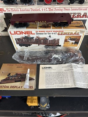 Lionel 6-8701 O Gauge General 4-4-0 Steam Locomotive and Tender & 3 Cars all NIB